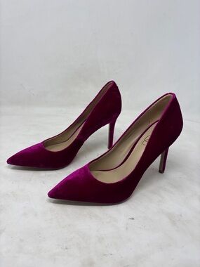 Women's Pointed Toe Velvet Pumps in Fuchsia